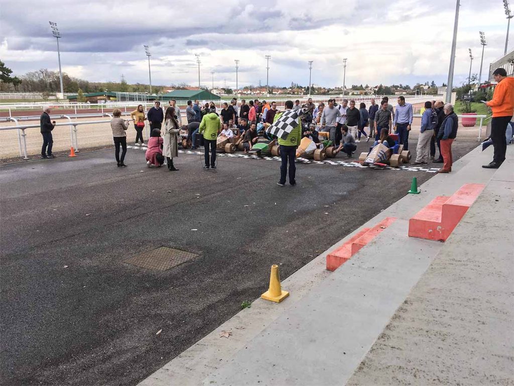 Teambuilding fabrication de karts proposée par notre partenaire.