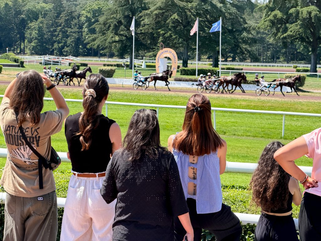 Salle de Conférence à Lyon : un lieu professionnel pour réussir votre événement - Votre réunion à l'hippodrome de Lyon Des magnifiques courses privées